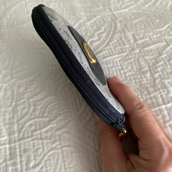 Vintage Gucci Circle Coin Pouch Wallet Zip Micro GG - Picture 8 of 12
